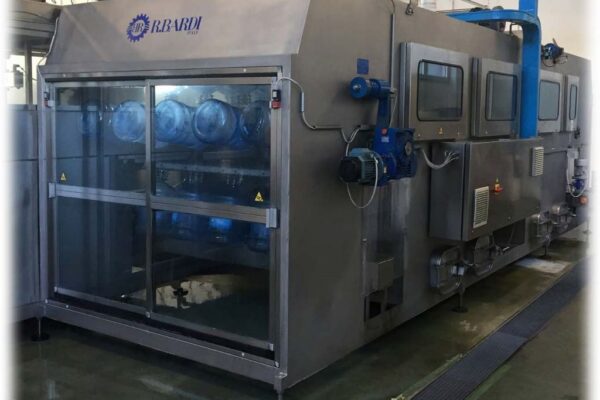 R Bardi Victoria 5 Gallon PC Washing Filling line 2004 02